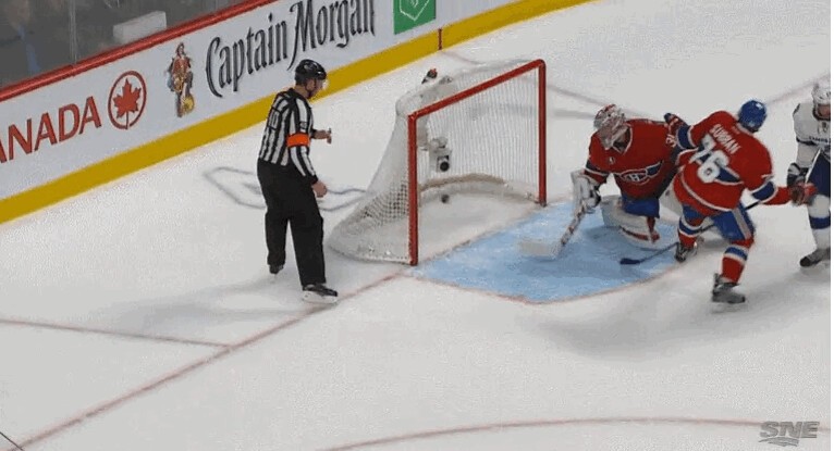 L'arbitre a bien failli offrir la victoire au Lightning