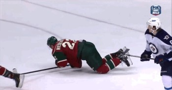 Le Wild perd le match et Nino Niederreiter, victoire des Canucks, les Sharks bientôt en vacances