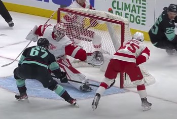 Nico Hischier und Taylor Hall liefern ihre Eindrücke vom Spiel gegen Bern