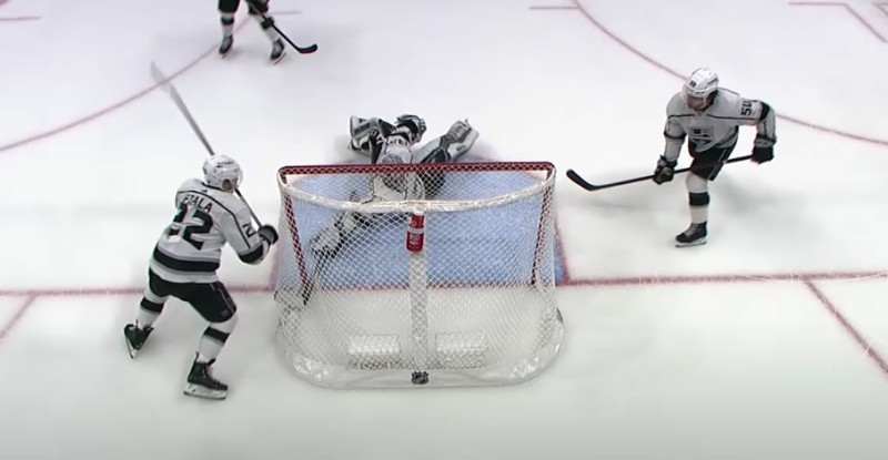 Kevin Fiala et son gardien pas très heureux sur le but gagnant des Blue Jackets