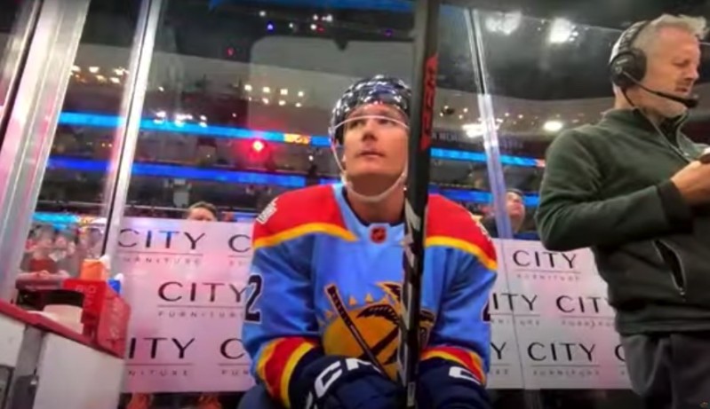 Kevin Fiala et Gustav Forsling sanctionnés pour avoir joué avec une crosse brisée