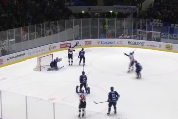 A 50 ans, Jaromír Jágr  reste toujours efficace devant le but