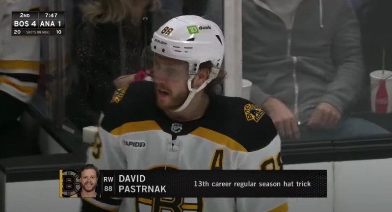 David Pastrnak marque deux fois en 17 secondes pour compléter son hattrick