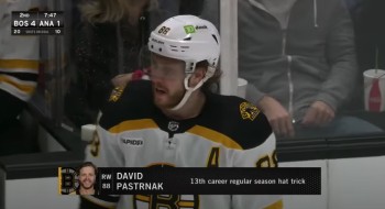 David Pastrnak marque deux fois en 17 secondes pour compléter son hattrick