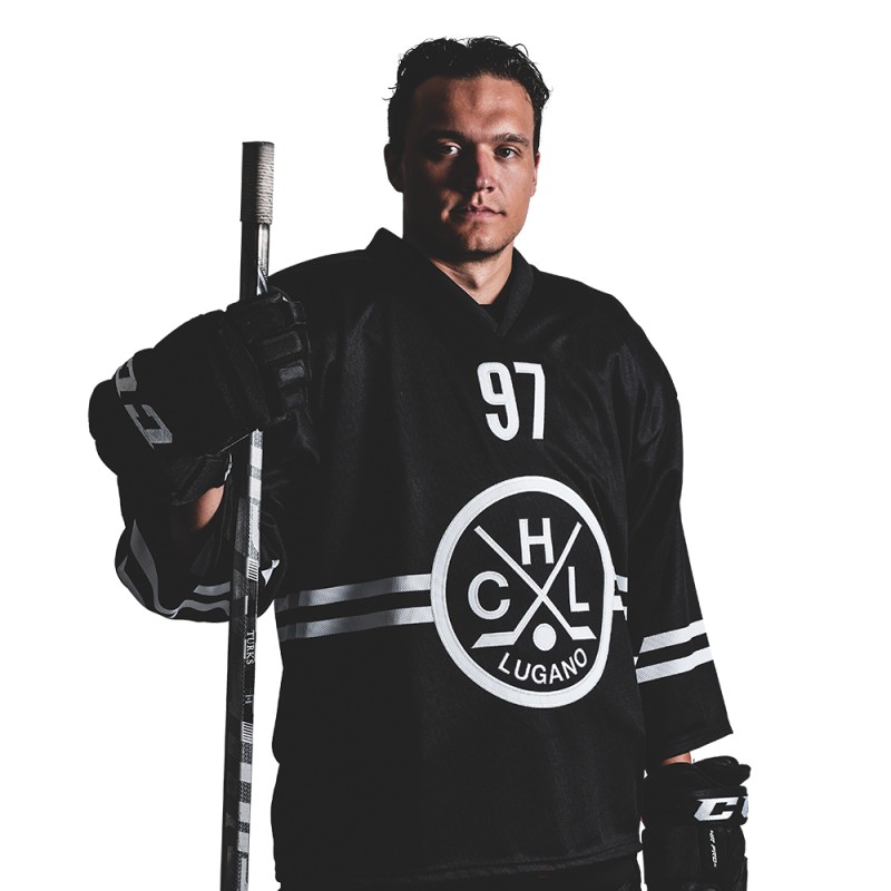 Calvin Thürkauf lorgne toujours vers la NHL, mais sa situation n'est pas simple