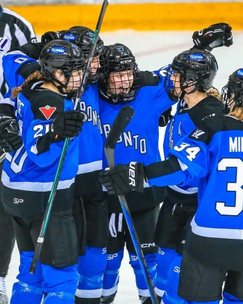 Toronto remporte la première saison régulière de PWHL