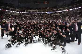 Les Hershey Bears remportent à nouveau la Coupe Calder