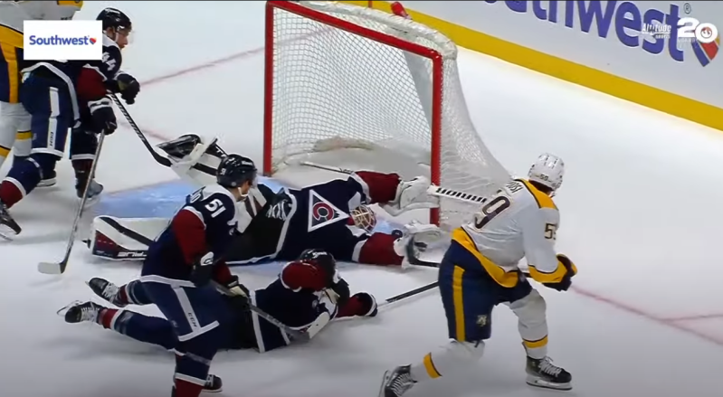 Alexandar Georgiev stiehlt Roman Josi das Siegtor... mit etwas Glück