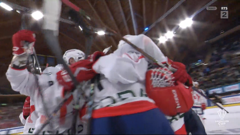 Spengler Cup: Freiburg unterliegt Pardubice im Penaltyschießen