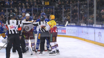 Genève nettement battu à Zoug, Sakari Manninen commet l'irréparable