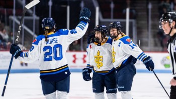 Deux assists mais une défaite pour Alina Müller et Boston