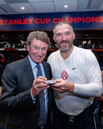 Comparaison des saisons d'Alex Ovechkin et Wayne Gretzky