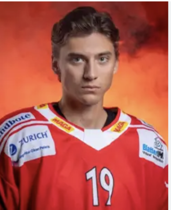 Louis Betschmann unterschreibt in Arosa