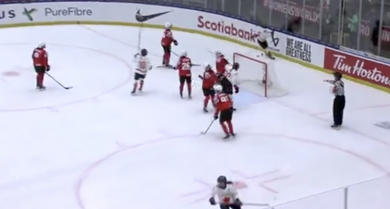 Mondiaux féminins : le Canada s'impose sans forcer face à la Suisse