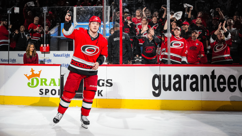 Jesper Fast annonce sa retraite après 11 saisons en NHL