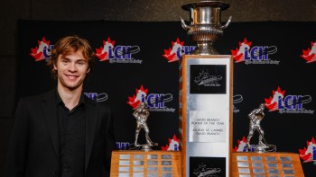Gavin McKenna joueur de l'année en CHL