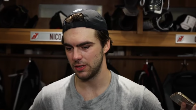 Nico Hischier und Timo Meier sprechen bei der Eröffnung des Devils-Camps