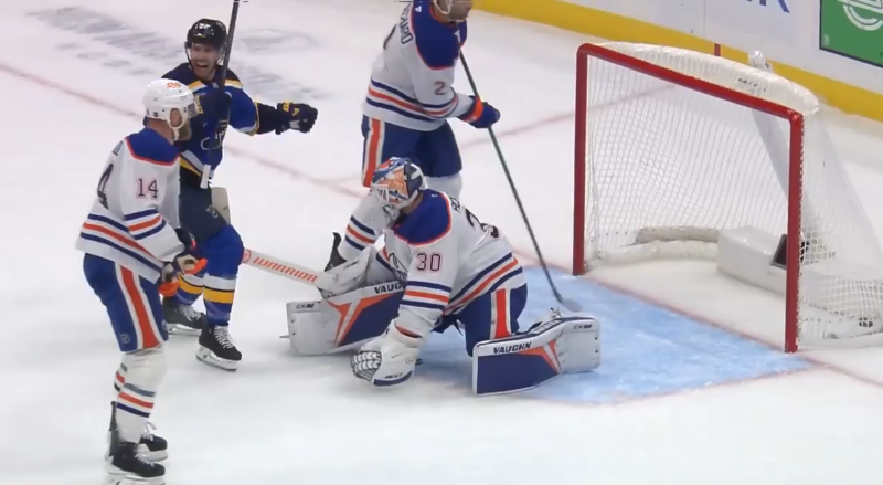 Pius Suter offre la victoire aux Blues