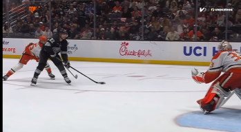 Kevin Fiala hatte das Siegtor dennoch am Ende seines Schlägers...