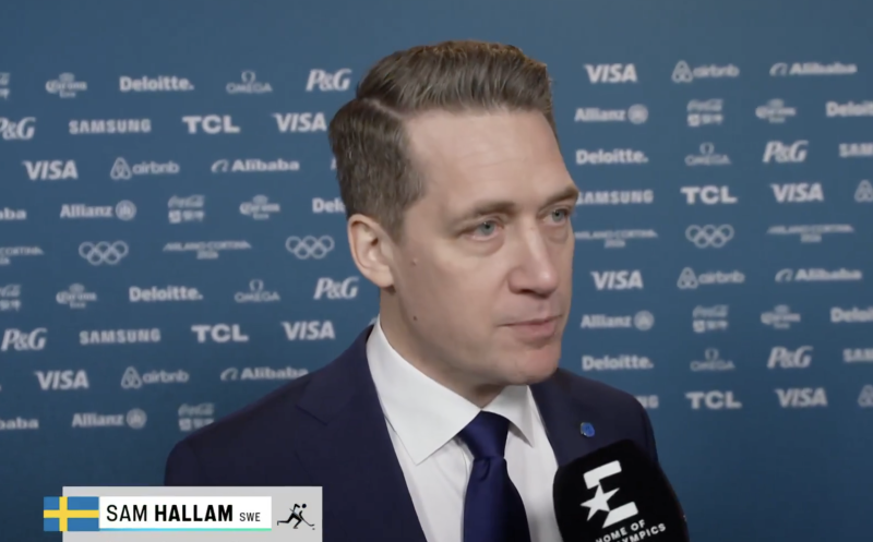 Sam Hallam sous le feu des critiques après l’élimination de la Tre Kronor