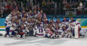 Team USA rend un hommage émouvant à Johnny Gaudreau lors de la photo finale
